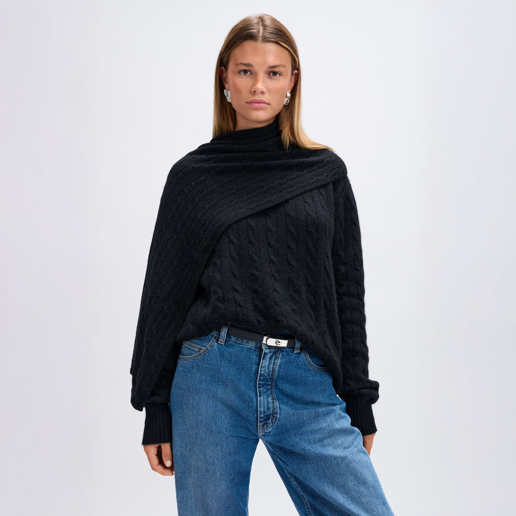 Cable knit sweater black