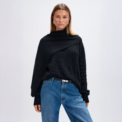 Cable knit sweater black
