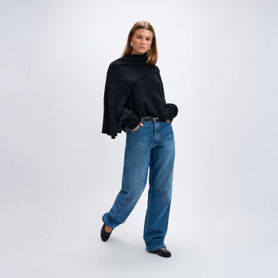 Cable knit sweater black