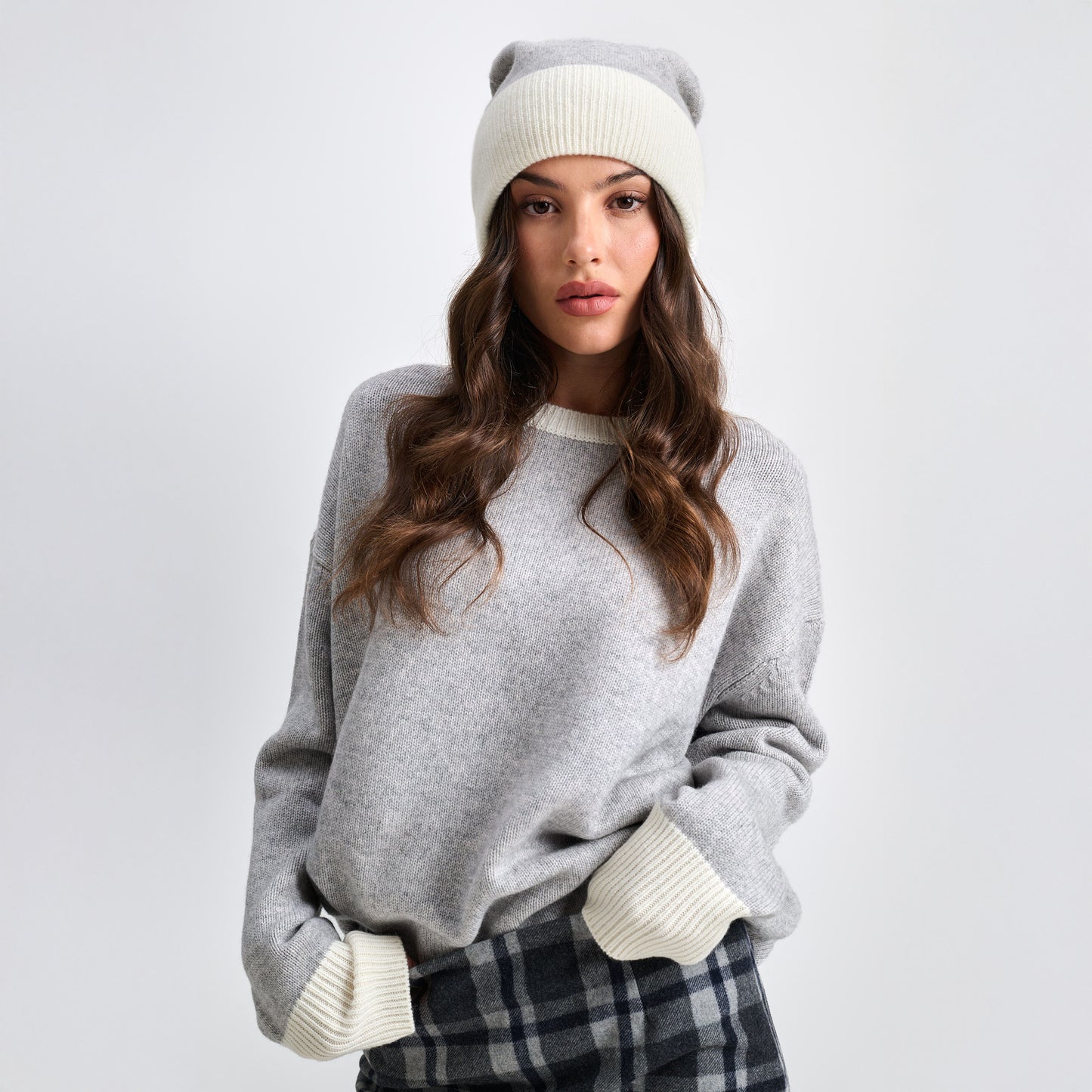 Beanie Grey & White