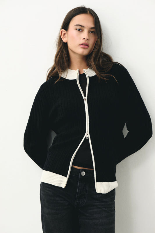 The Heritage Cable Cardigan Black +White