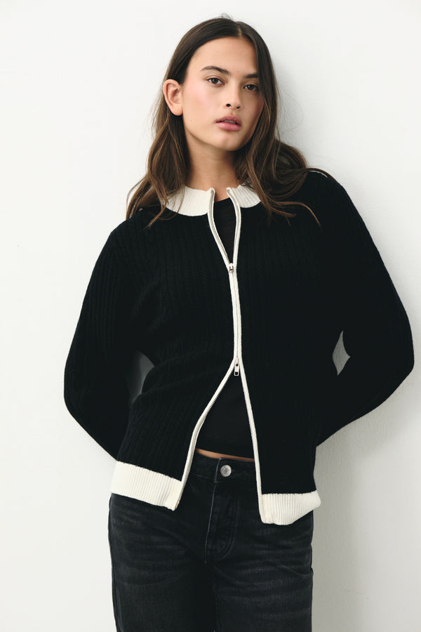 The Heritage Cable Cardigan Black +White